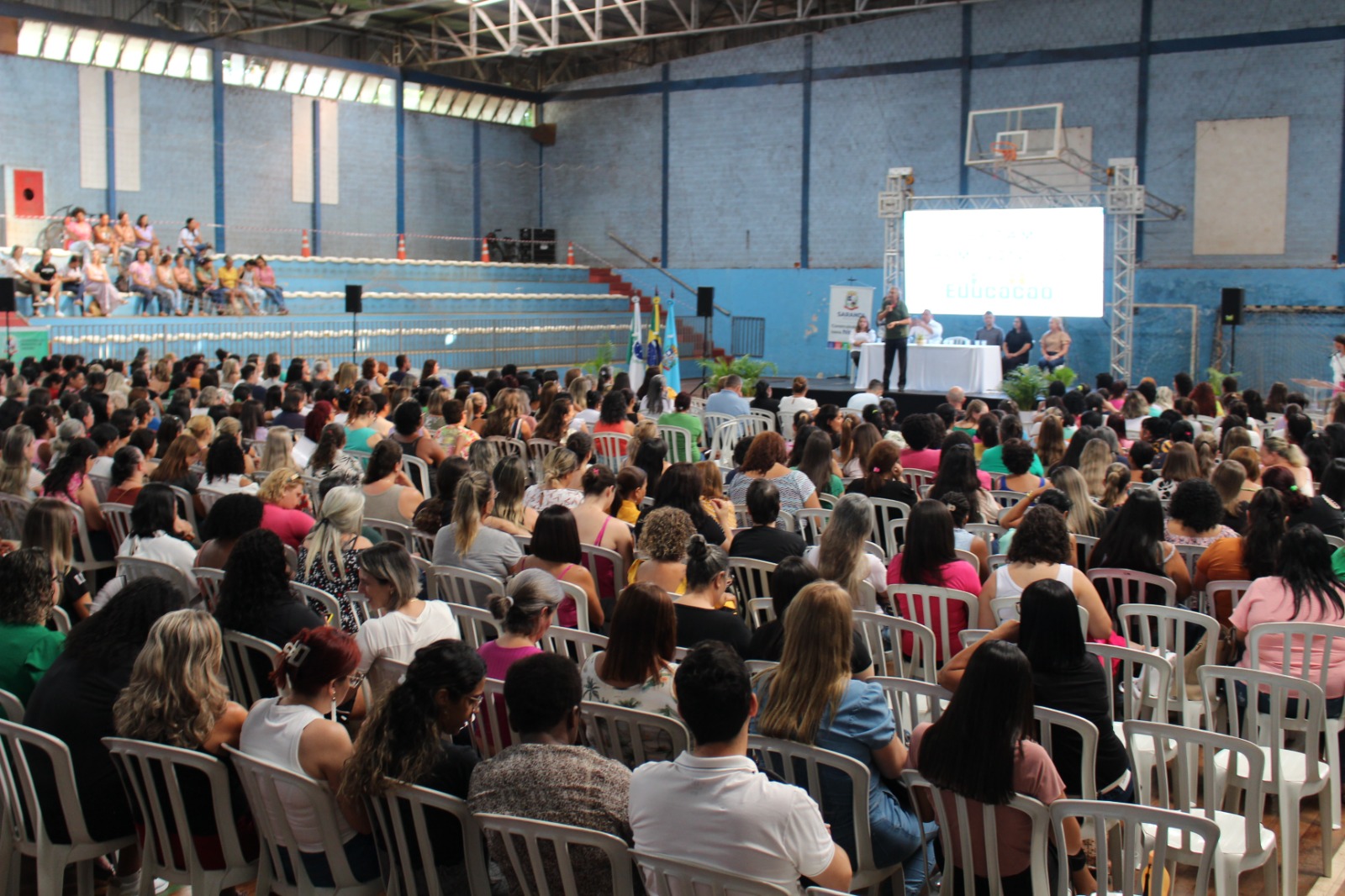 Cerimonial e palestra formativa marcam o início do ano letivo nas escolas e CMEIS de Sarandi